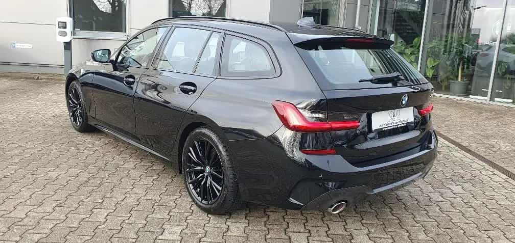 BMW 3 Series 318 i 3 Touring i M Sport Sport Paket Automatik 12/2020-photo-2