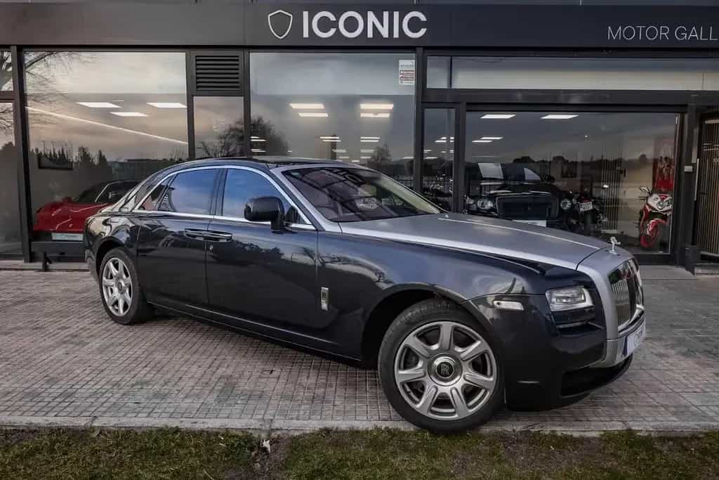 Rolls-Royce Ghost v12 / Original Book 04/2010-photo-0