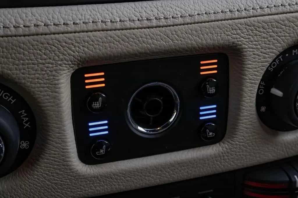 Rolls-Royce Ghost v12 / Original Book 04/2010-photo-16