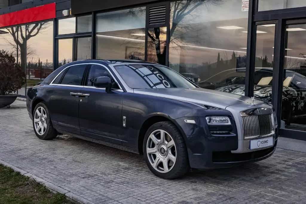 Rolls-Royce Ghost v12 / Original Book 04/2010-photo-2