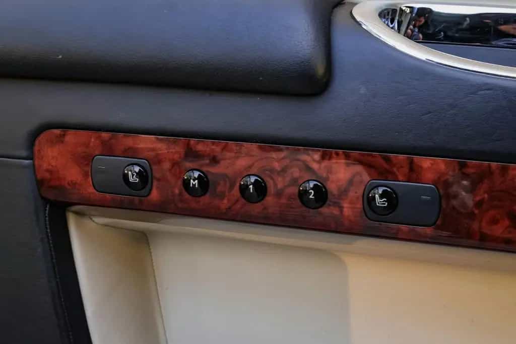 Rolls-Royce Ghost v12 / Original Book 04/2010-photo-20