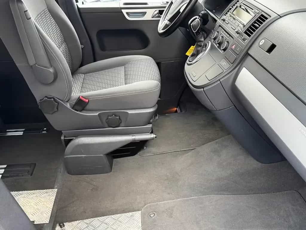 Volkswagen Transporter Transporter Bus Multivan Behindertengerecht 03/2011-photo-12