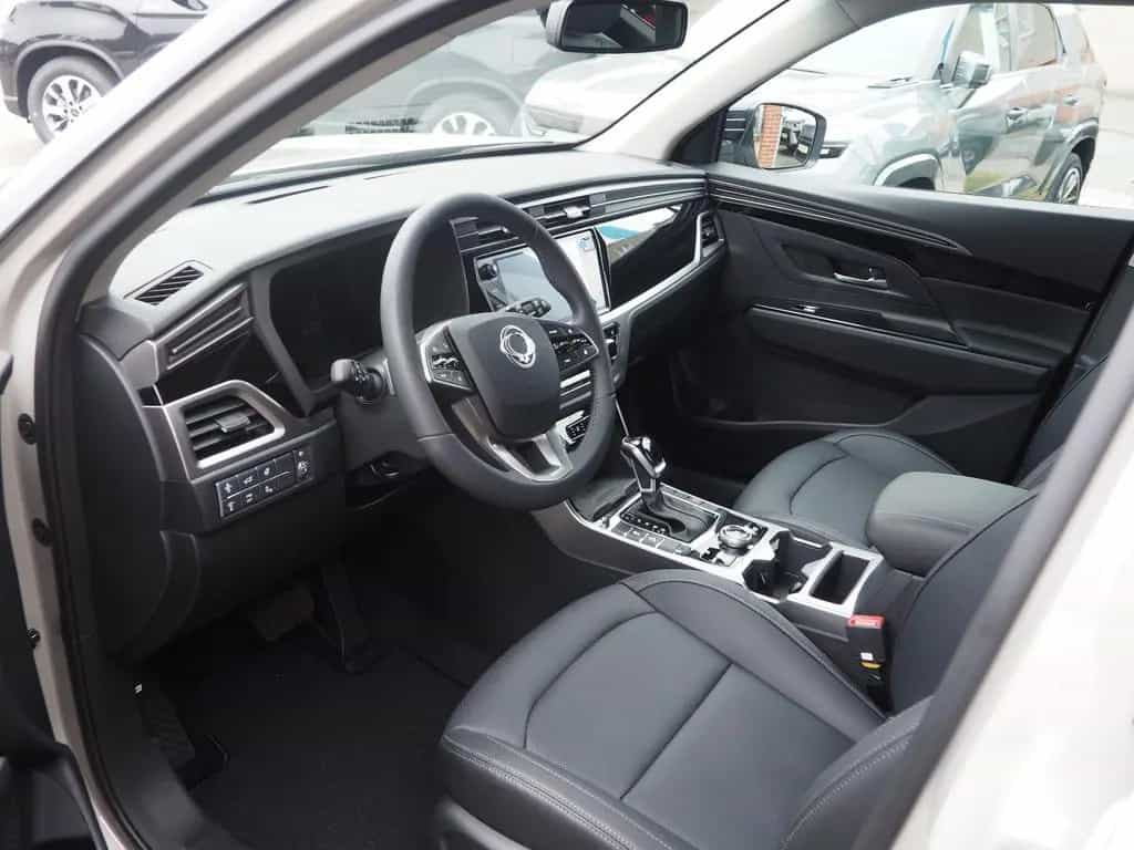 KGM Korando 1.5 T-GDI Black Edition Automatik 09/2025-photo-14