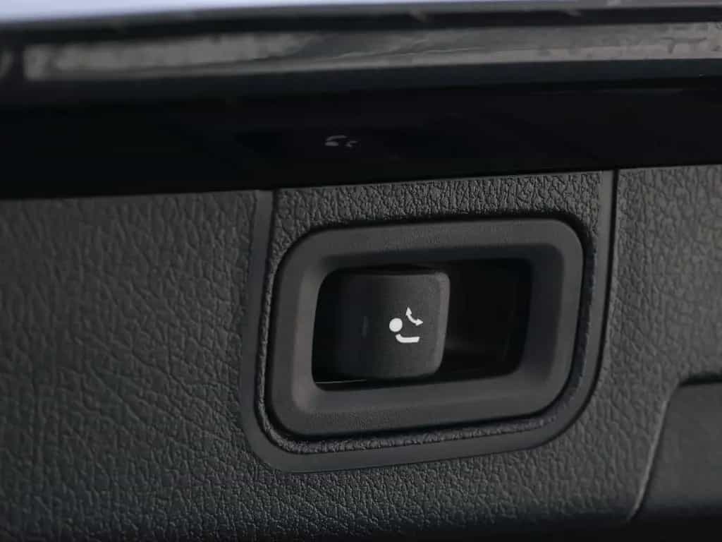 Mercedes-Benz A-Class 200 Limo Progressive/Distr/AHK/Night/LED/Cam 04/2025-photo-11