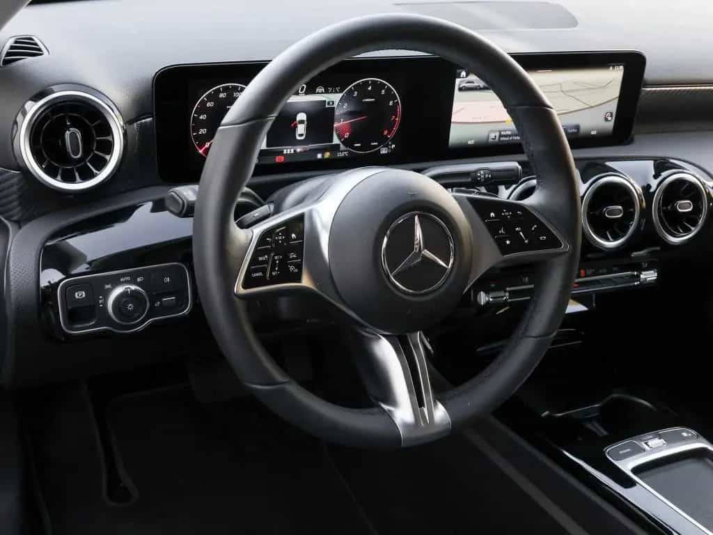 Mercedes-Benz A-Class 200 Limo Progressive/Distr/AHK/Night/LED/Cam 04/2025-photo-12