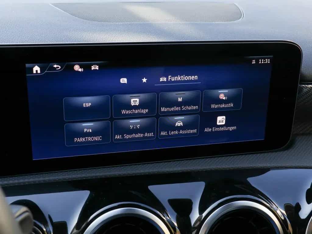 Mercedes-Benz A-Class 200 Limo Progressive/Distr/AHK/Night/LED/Cam 04/2025-photo-19
