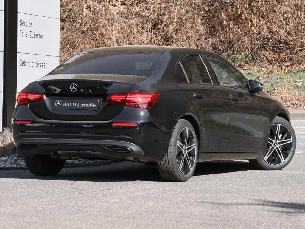 Mercedes-Benz A-Class 200 Limo Progressive/Distr/AHK/Night/LED/Cam 04/2025-photo-2