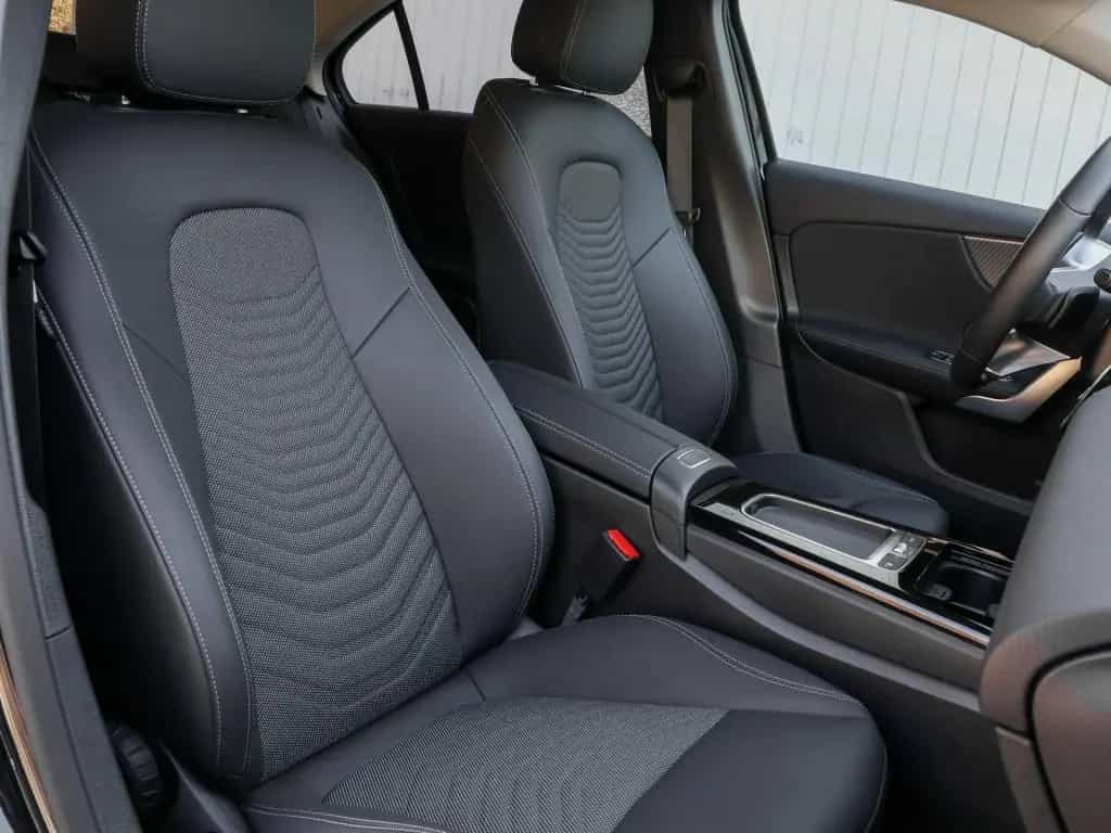 Mercedes-Benz A-Class 200 Limo Progressive/Distr/AHK/Night/LED/Cam 04/2025-photo-3