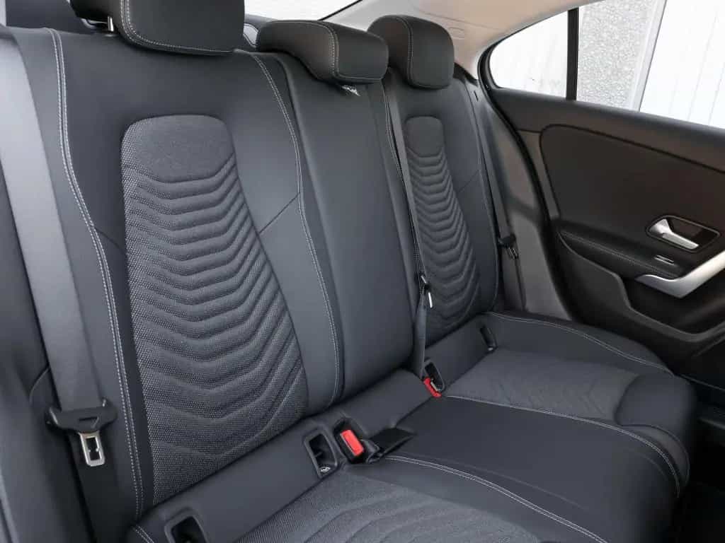 Mercedes-Benz A-Class 200 Limo Progressive/Distr/AHK/Night/LED/Cam 04/2025-photo-6
