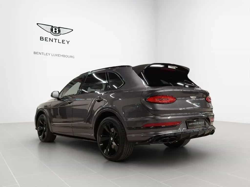 Bentley Bentayga V8 Azure 08/2023-photo-2