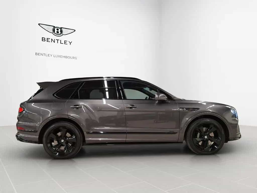 Bentley Bentayga V8 Azure 08/2023-photo-4