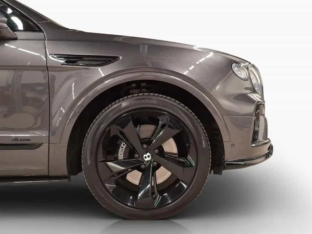 Bentley Bentayga V8 Azure 08/2023-photo-5