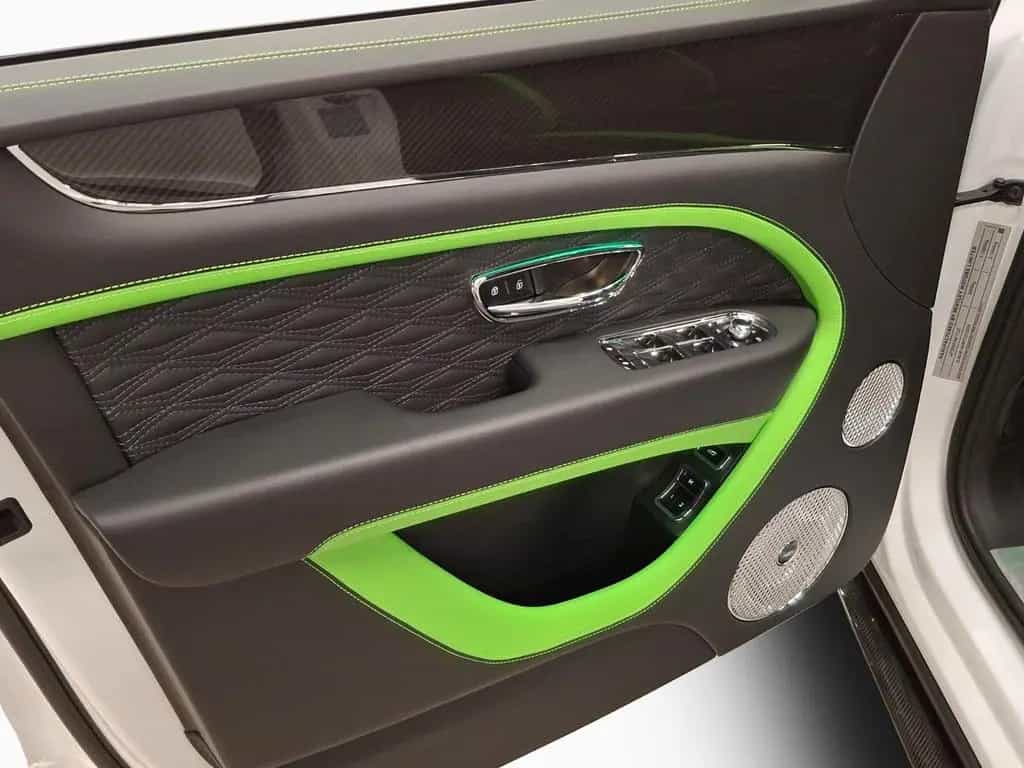 Bentley Bentayga Speed 12/2025-photo-11