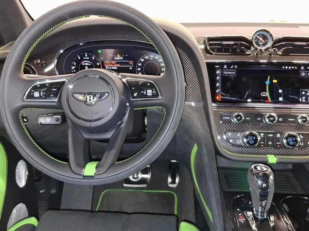 Bentley Bentayga Speed 12/2025-photo-3