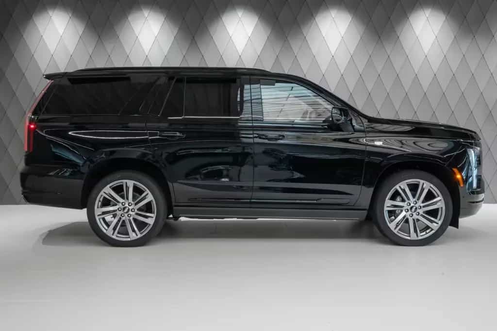 Cadillac Escalade 2026 4WD SPORT PLATNIUM BLACK/BEIGE 02/2026-photo-2