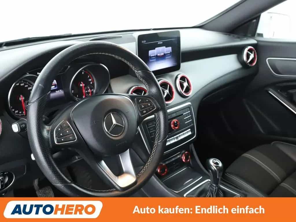 Mercedes-Benz CLA-Class CLA 200 Urban*LED*NAVI*TEMPO*PDC*SHZ* 04/2018-photo-22