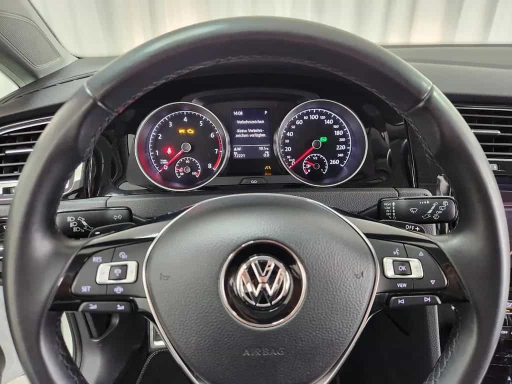 Volkswagen Golf IQ.DRIVE DSG ACC NAV SHZ KAM PDC M&S CarPl. 05/2019-photo-10