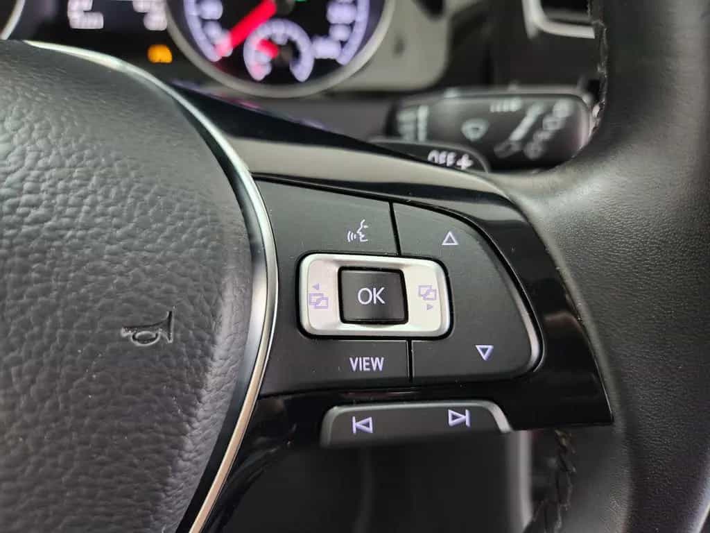 Volkswagen Golf IQ.DRIVE DSG ACC NAV SHZ KAM PDC M&S CarPl. 05/2019-photo-12