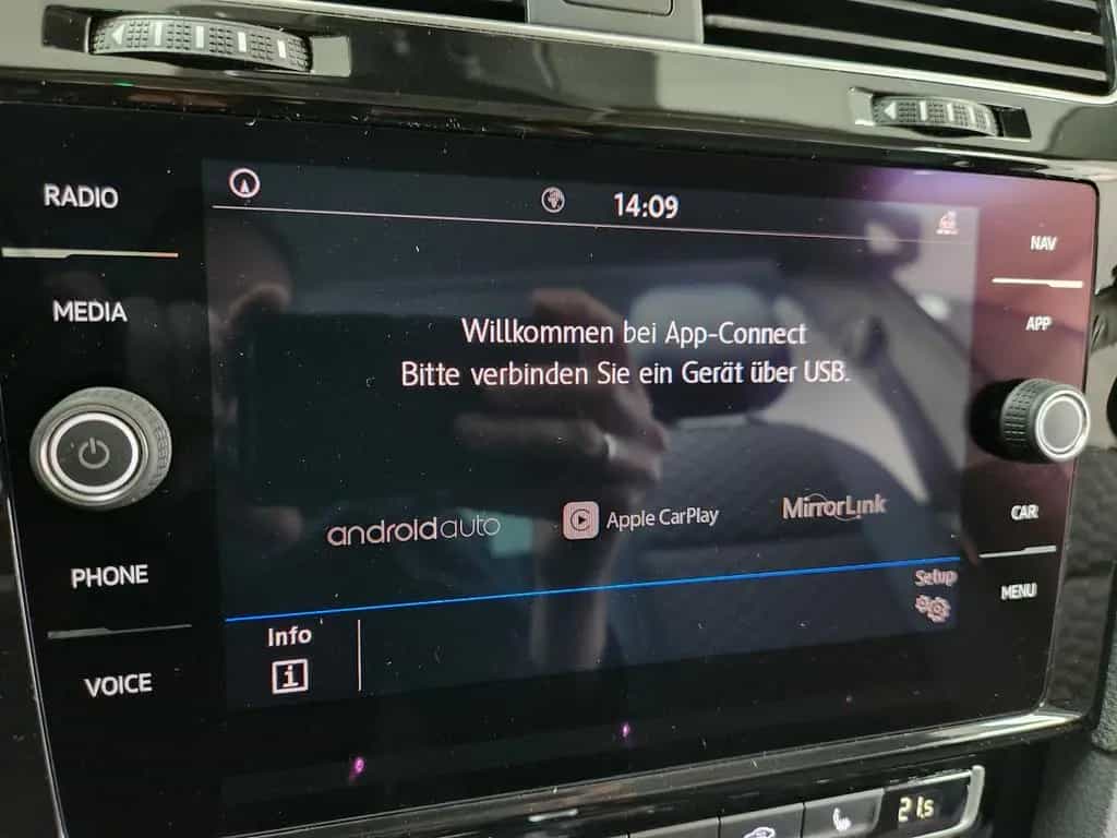 Volkswagen Golf IQ.DRIVE DSG ACC NAV SHZ KAM PDC M&S CarPl. 05/2019-photo-20