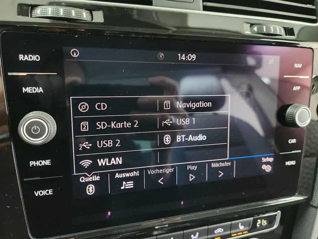 Volkswagen Golf IQ.DRIVE DSG ACC NAV SHZ KAM PDC M&S CarPl. 05/2019-photo-22