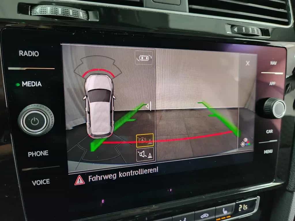 Volkswagen Golf IQ.DRIVE DSG ACC NAV SHZ KAM PDC M&S CarPl. 05/2019-photo-23