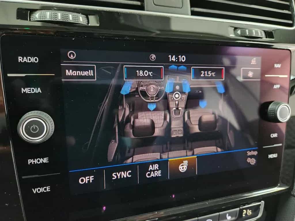 Volkswagen Golf IQ.DRIVE DSG ACC NAV SHZ KAM PDC M&S CarPl. 05/2019-photo-24