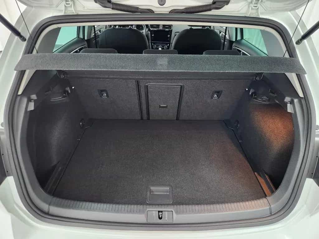 Volkswagen Golf IQ.DRIVE DSG ACC NAV SHZ KAM PDC M&S CarPl. 05/2019-photo-31