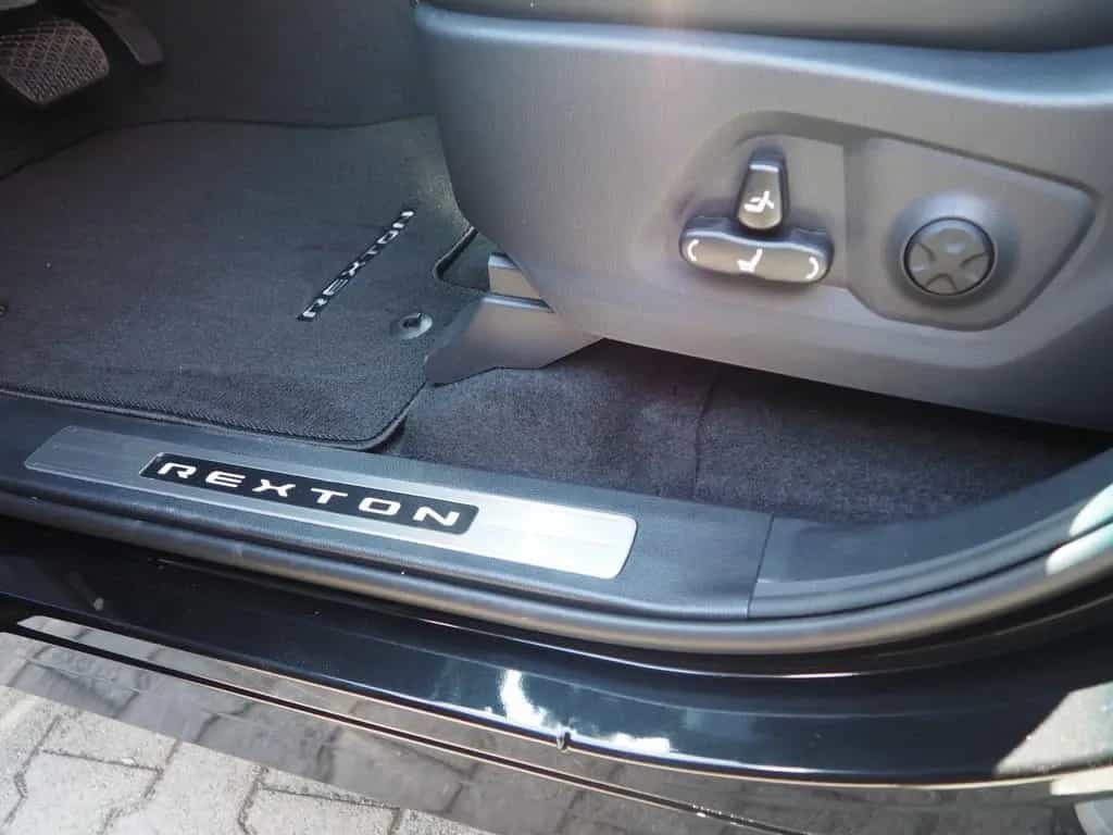 KGM Rexton 2.2 Diesel Lux 4WD Automatik 7 Sitzer!!! 09/2025-photo-16