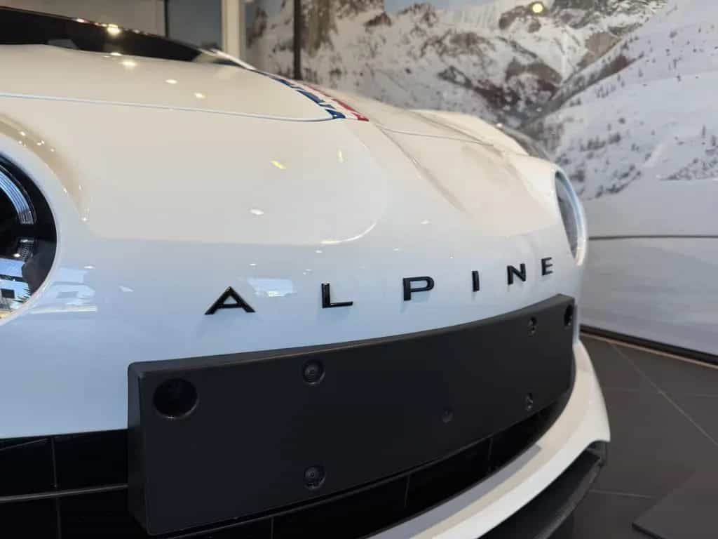 Alpine A110 GTS Aero-Paket+Carbondach+Akrapovic Abgasan null-photo-16