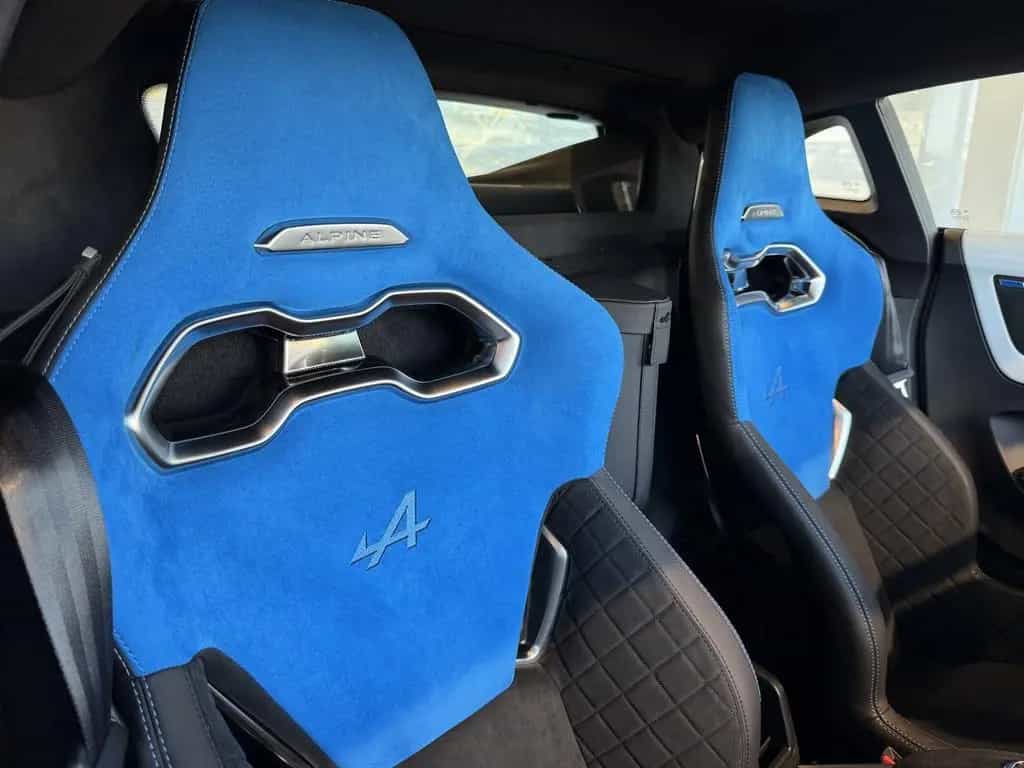 Alpine A110 GTS Aero-Paket+Carbondach+Akrapovic Abgasan null-photo-42