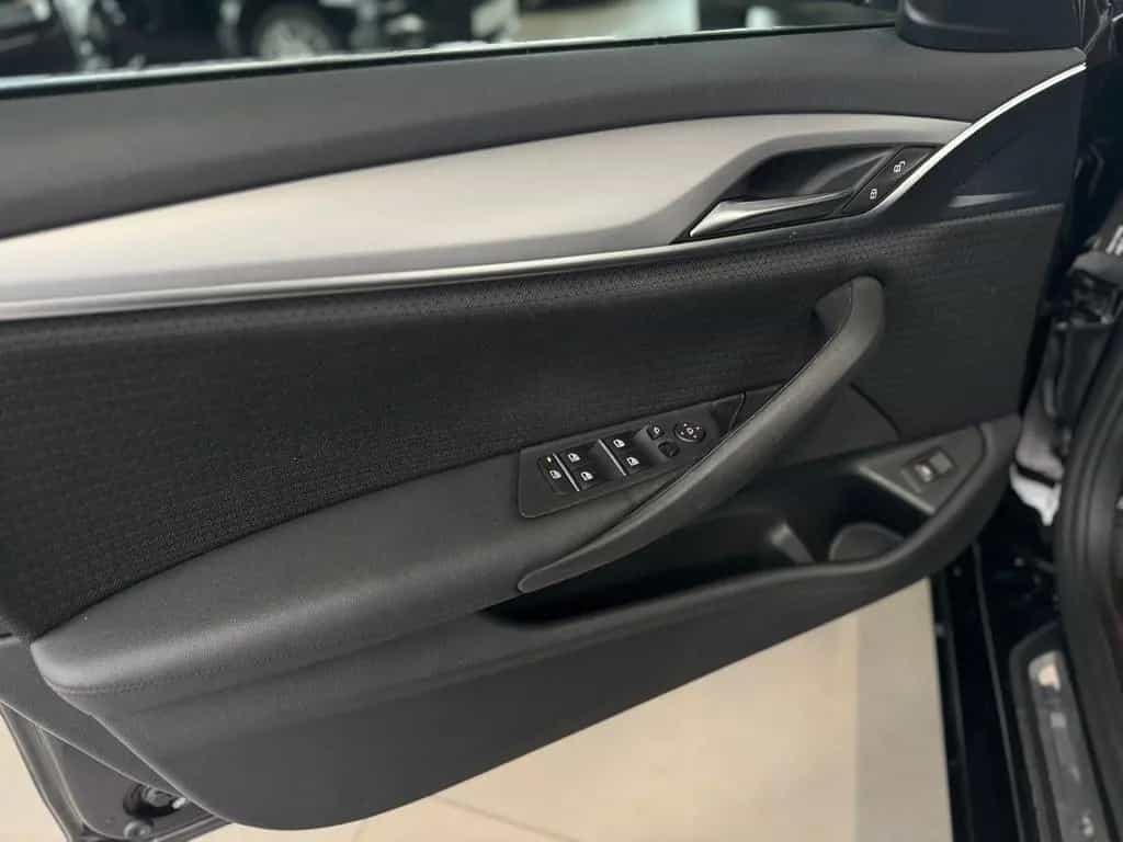 BMW 5 Series 520 d Touring "Business-P. Navi Connected Plus" 01/2020-photo-11