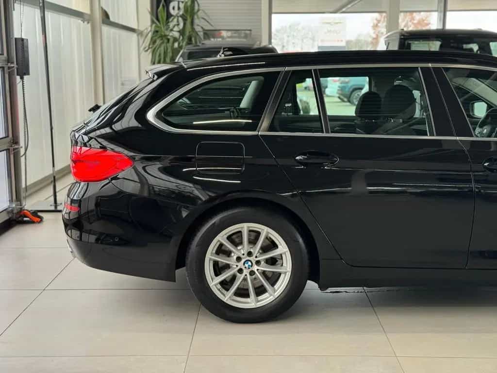 BMW 5 Series 520 d Touring "Business-P. Navi Connected Plus" 01/2020-photo-3