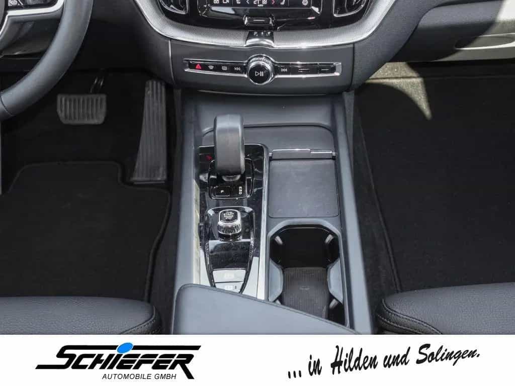 Volvo XC60 B4 D AWD Plus Bright 01/2024-photo-11