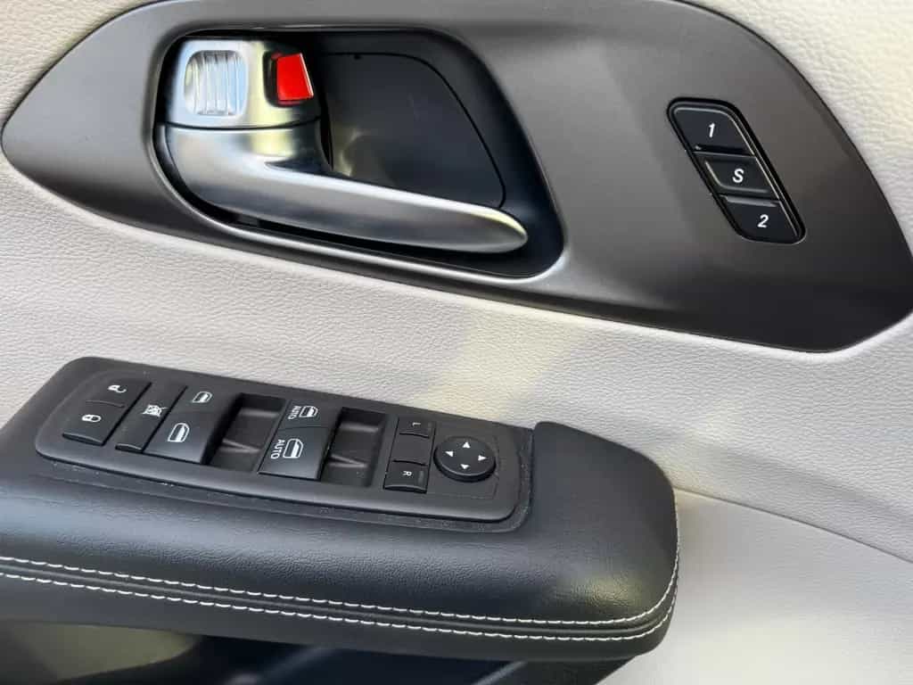 Chrysler Pacifica unfallfrei/ACC/7-Sitze/APPLE/SHZ/LHZ/TOTW/SPUR 07/2023-photo-13