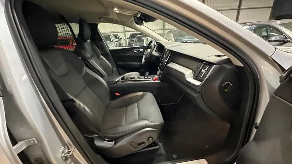 Volvo XC60 XC 60 XC60 Momentum Pro AWD LKW 09/2019-photo-20