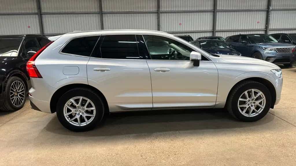 Volvo XC60 XC 60 XC60 Momentum Pro AWD LKW 09/2019-photo-3
