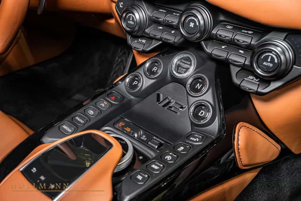 Aston Martin V12 Vantage CARBON + CERAMIC + 360 CAMERA 02/2023-photo-25