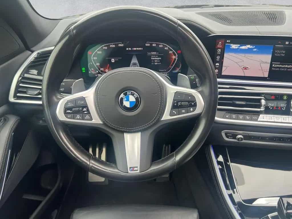 BMW X5 M50 i Laser Pano DrivAssProf Standheiz AHK3,5t 05/2022-photo-11
