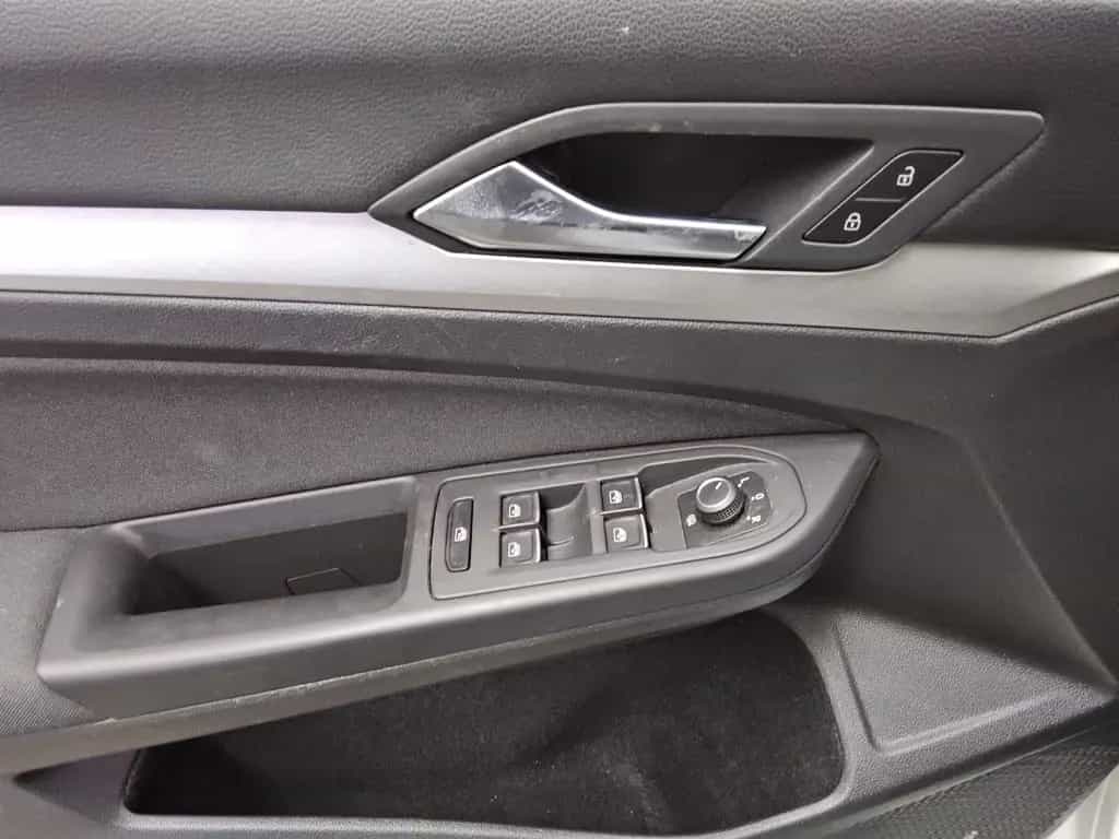 Volkswagen Golf -8 1.5 TSI Life Navi LED ACC PDC 05/2021-photo-9