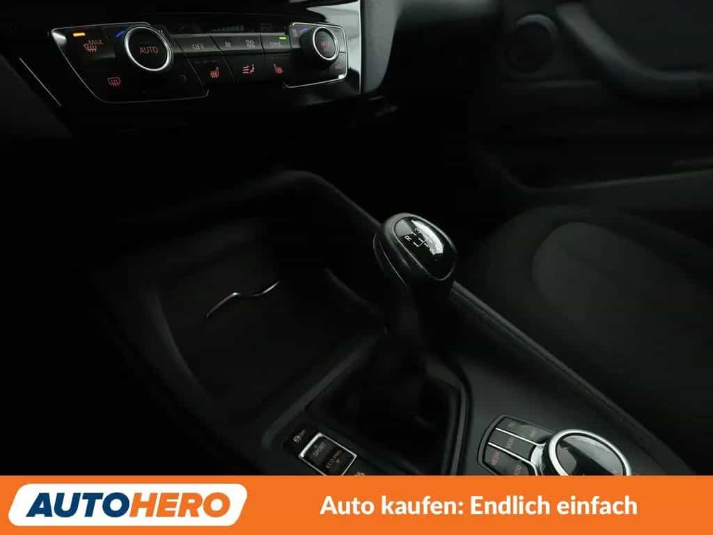 BMW X1 sDrive 18i Advantage *NAVI*TEMPO*PDC*KLIMA* 04/2016-photo-28