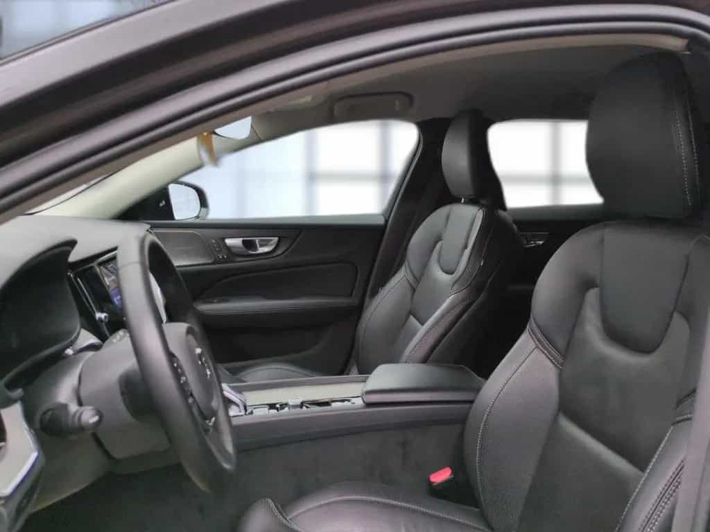 Volvo V60 Plus Dark 02/2024-photo-11