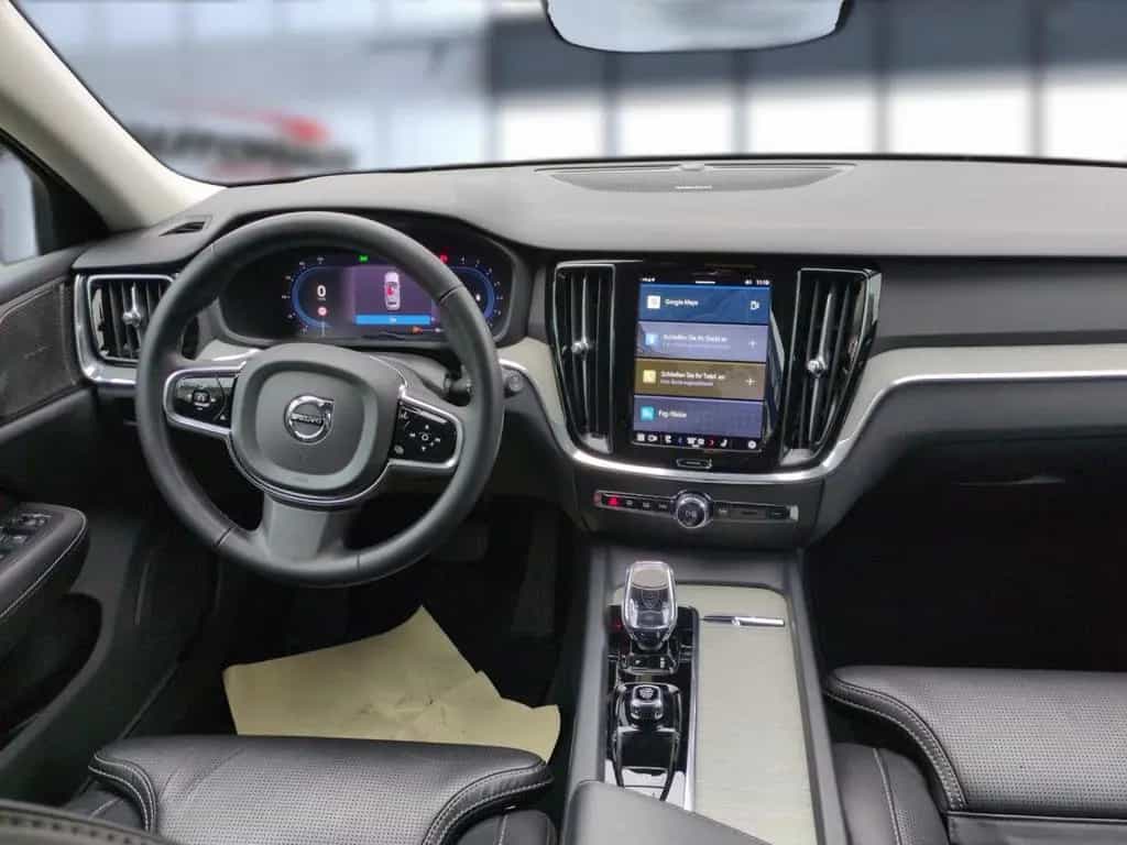 Volvo V60 Plus Dark 02/2024-photo-13