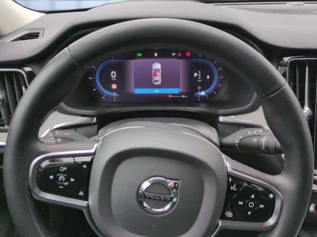 Volvo V60 Plus Dark 02/2024-photo-14