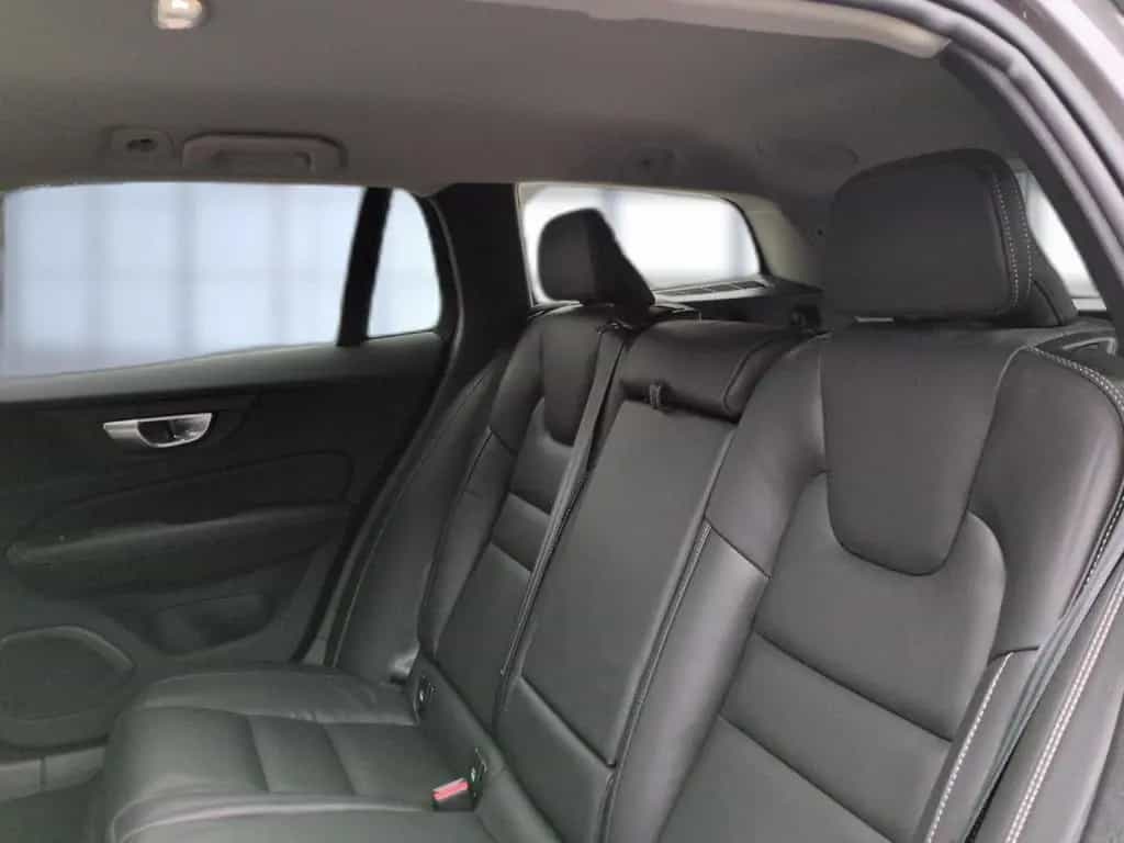 Volvo V60 Plus Dark 02/2024-photo-16