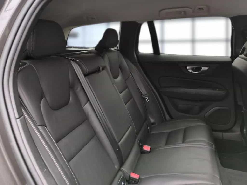 Volvo V60 Plus Dark 02/2024-photo-17