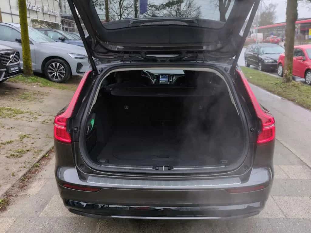 Volvo V60 Plus Dark 02/2024-photo-20