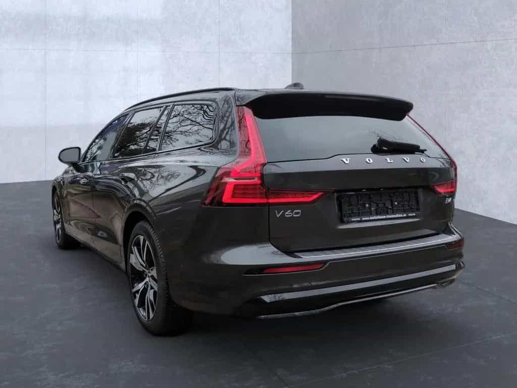 Volvo V60 Plus Dark 02/2024-photo-4