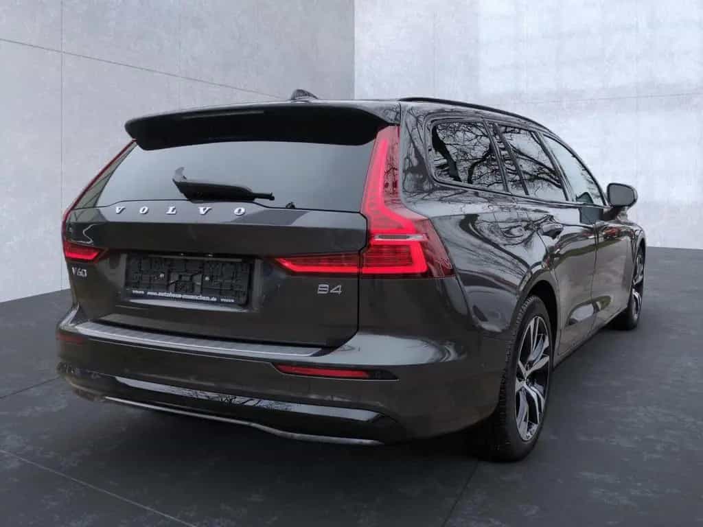 Volvo V60 Plus Dark 02/2024-photo-6