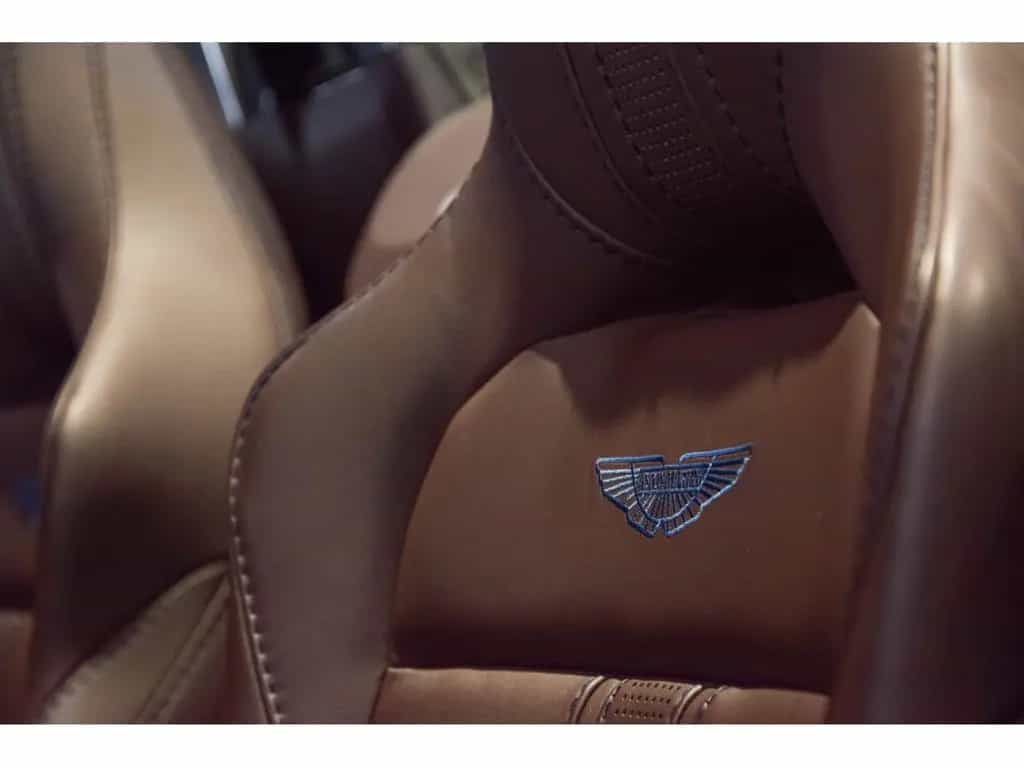 Aston Martin V8 Vantage ROADSTER - Ultramarine Black 07/2022-photo-12