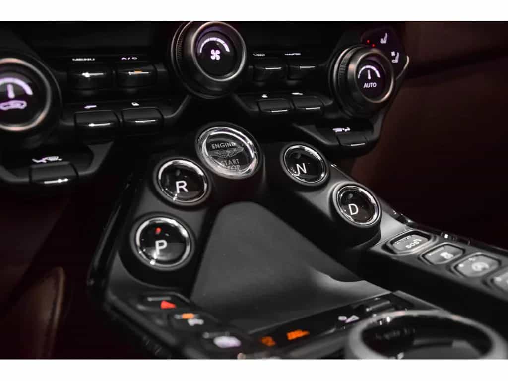 Aston Martin V8 Vantage ROADSTER - Ultramarine Black 07/2022-photo-21
